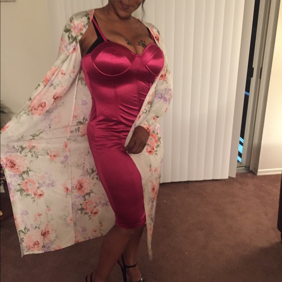 Dress - Picture 8 of 8